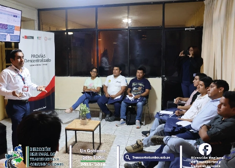 perosna-capacitada-dando-instrucciones-a-los-demas